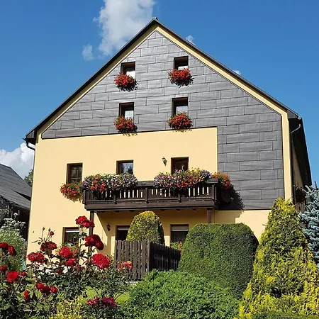 Am Schloessel Apartment
